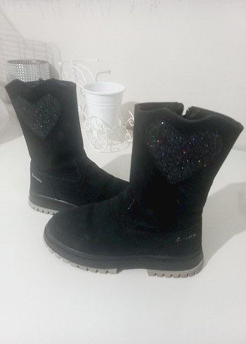 Kızlar için Siyah Süet Parlak Nakışlı Botlar - Görsel 6