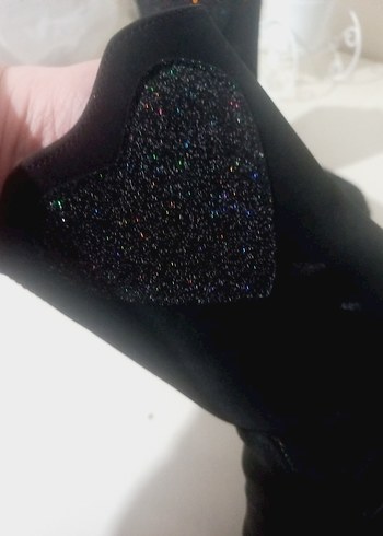 Kızlar için Siyah Süet Parlak Nakışlı Botlar - Görsel 2