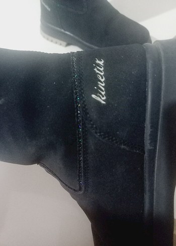 Kızlar için Siyah Süet Parlak Nakışlı Botlar - Görsel 4