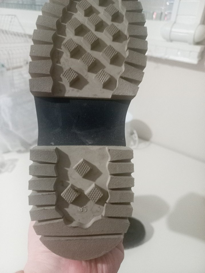 Kızlar için Siyah Süet Parlak Nakışlı Botlar - Görsel 3