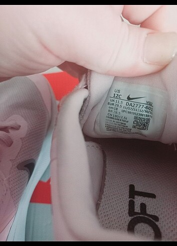 29 Beden pembe Renk Nike spor ayakkabi 