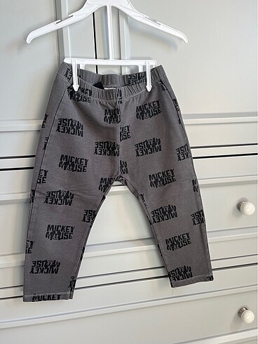 Zara 18-24 Mickey Tayt