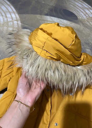xs Beden sarı Renk BERSHKA Sarı Kürklü Kadın Kışlık Mont