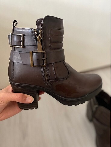 Kalın topuklu bot - Görsel 3