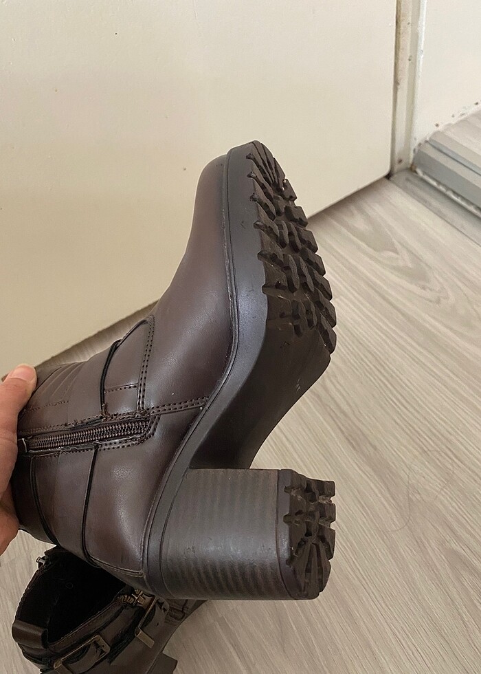 Kalın topuklu bot - Görsel 4