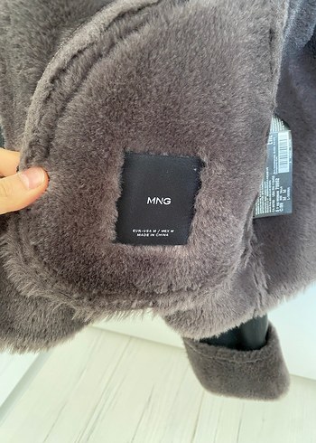 Mango Siyah içi Kürklü Deri Biker Ceket - Görsel 3