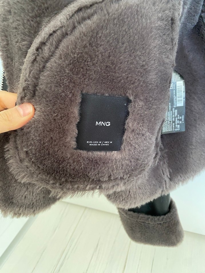 Mango Siyah içi Kürklü Deri Biker Ceket - Görsel 3