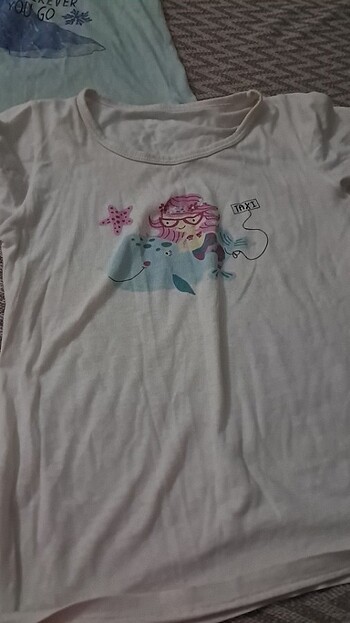 İki adet pijama üstü english home alinmisti mavi çok beyaz çok a