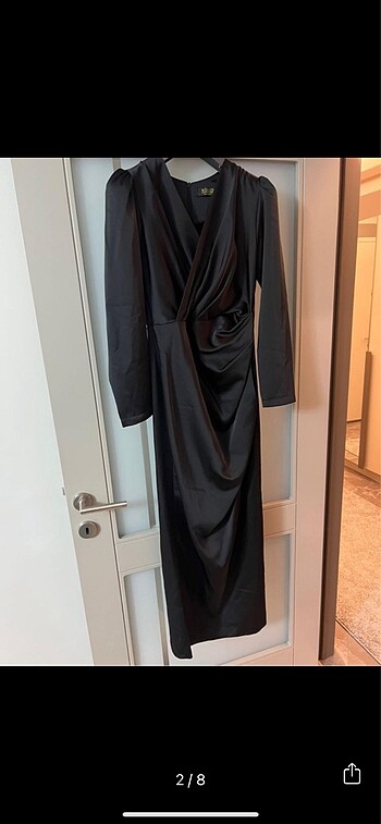 Elbise siyah, tertemizdir 1 kez düğünde giyildi