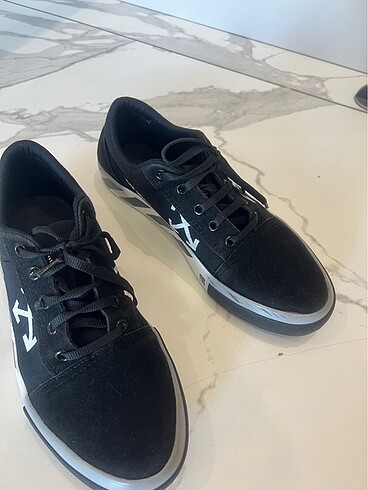 40 Beden siyah Renk Off-white ayakkabı