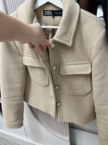Zara 2 kez giydim sadece tertemizdir yeniden farksız