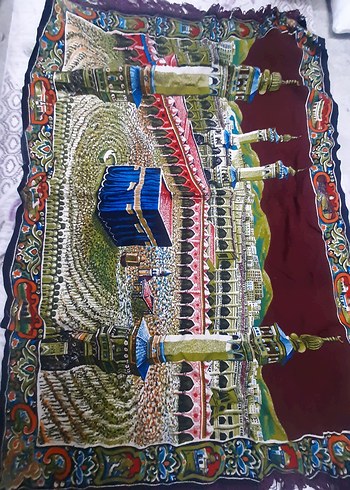 Çok Renkli Desenli Geleneksel Halı