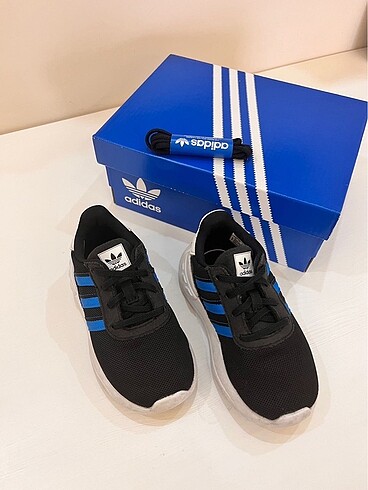 Erkek çocuk adidas spor ayakkabı 24