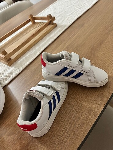 Adidas spor ayakkabı