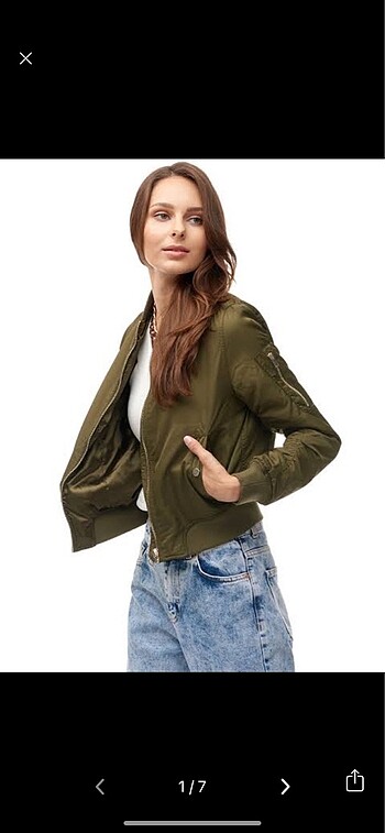 Bershka Bomber Mont