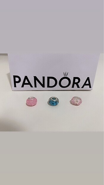 Pandora murano charmlar