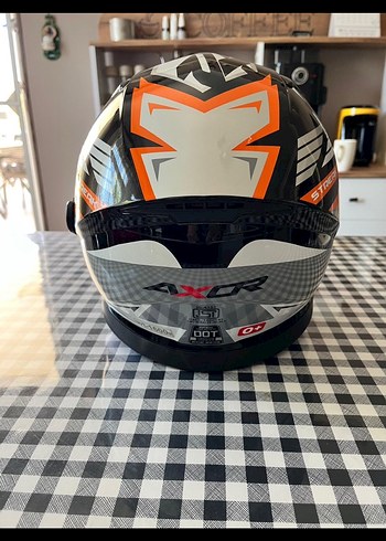 Turuncu Renkli Baskılı Motosiklet Kaskı - Görsel 3