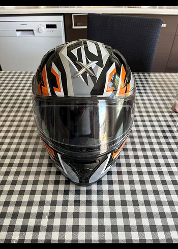 Turuncu Renkli Baskılı Motosiklet Kaskı - Görsel 2