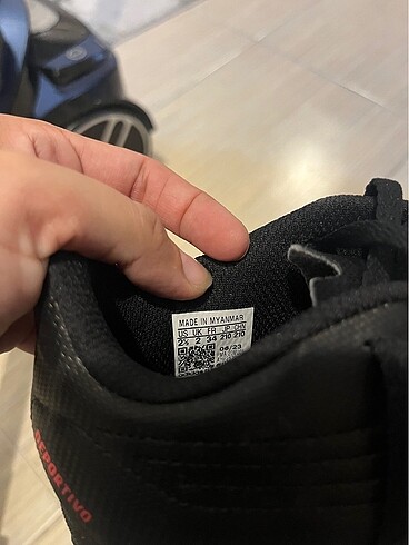 34 Beden Adidas halı saha ayakkabısı