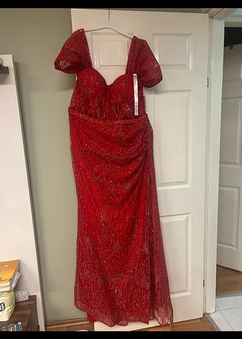 Drapeli Kırmızı Straplez Uzun Abiye Elbise - Görsel 2