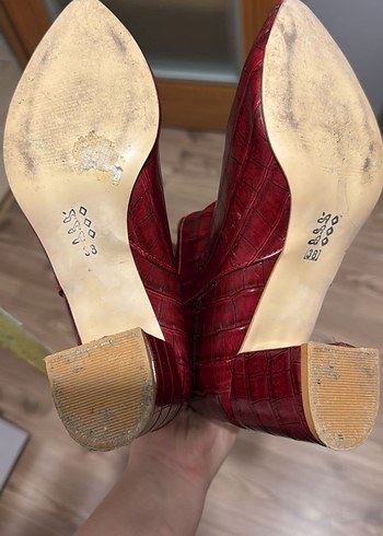 38 Beden Bordo Yılan Desenli Dizüstü Deri Çizme
