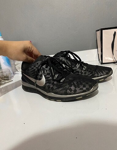 38 Beden NIKE FREE TR FIT 5 KOŞU AYAKKABISI