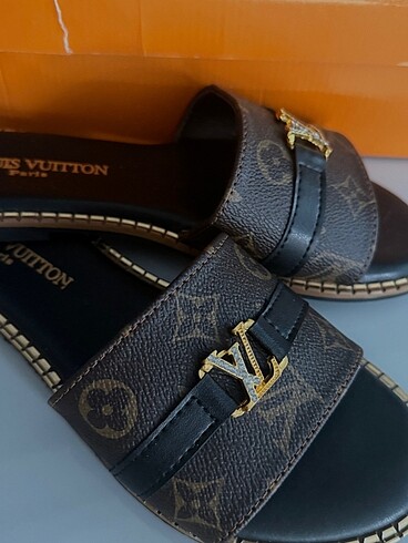 Louis Vuitton LOUIS VUITTON