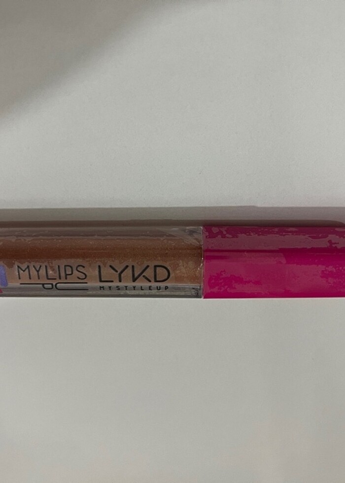 Parlatıcı likit ruj - Görsel 2