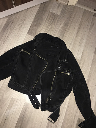 xs Beden Bershka model siyah kot ceket