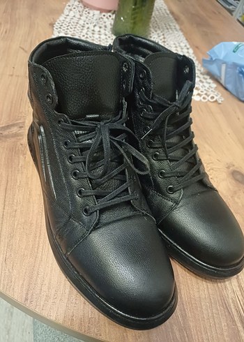 Siyah Deri Bağcıklı Erkek Bot - Görsel 3