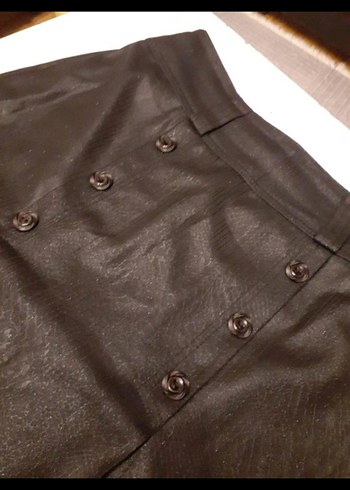 Düğmeli Siyah Deri Uzun Etek - Görsel 4