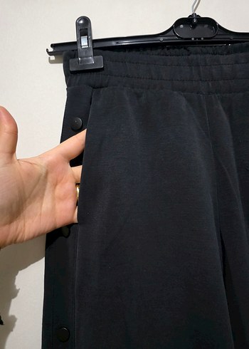 Siyah Kadın Düğmeli Normal Kesim Kumaş Pantolon A23 - Görsel 4