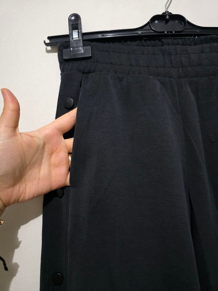 Siyah Kadın Düğmeli Normal Kesim Kumaş Pantolon A23 - Görsel 4