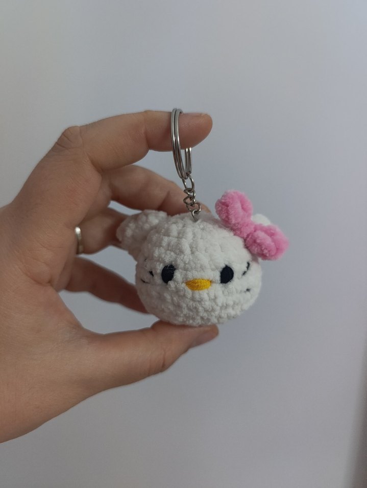 Amigurumi Hello Kitty anahtarlık - Görsel 2