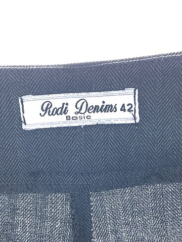 42 Beden çeşitli Renk PreLoved Kumaş Pantolon %70 İndirimli.