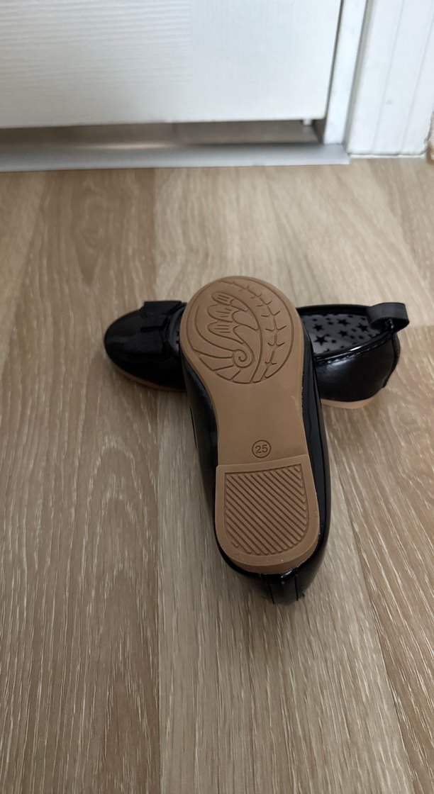 Kız Çocuk Siyah Tokalı Babet Ayakkabı - Görsel 3