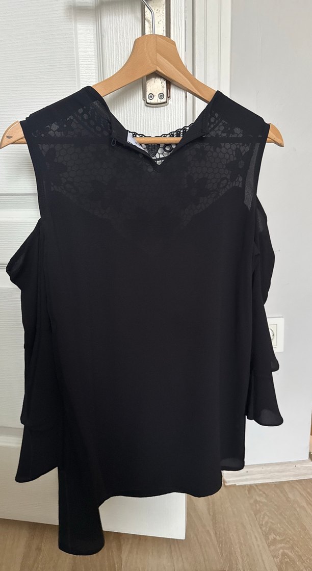 Dantel Detaylı Siyah Uzun Kollu V Yakalı Bluz - Görsel 2