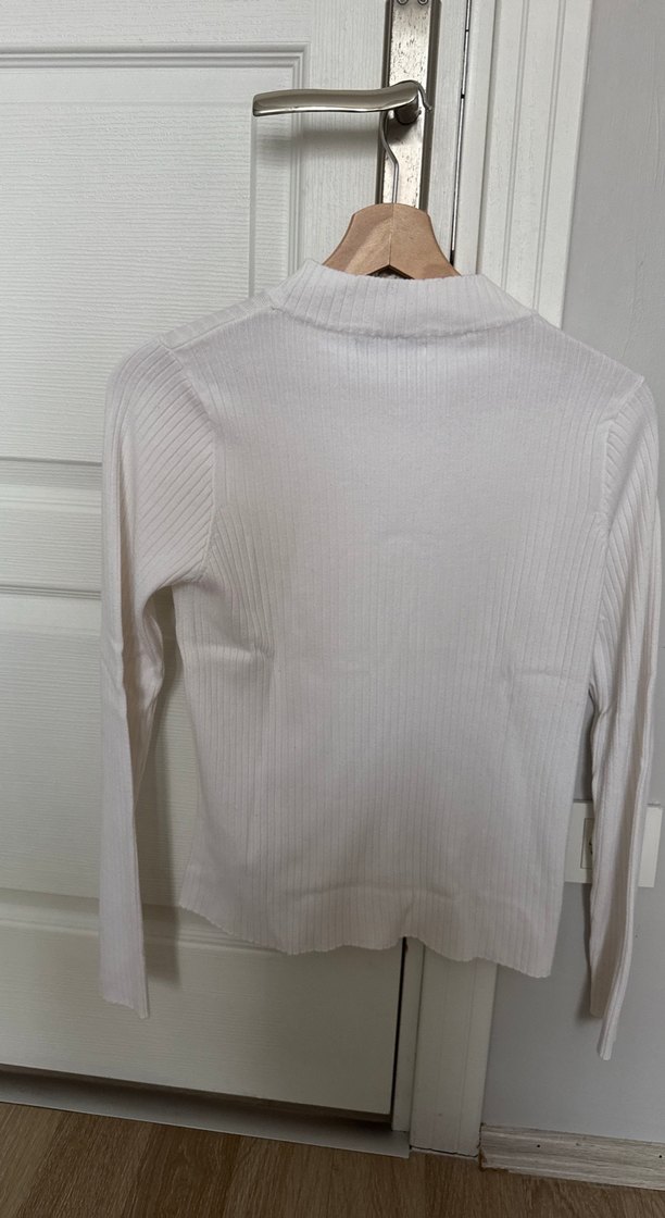 Beyaz Yüksek Yaka Triko Kazak - Görsel 2