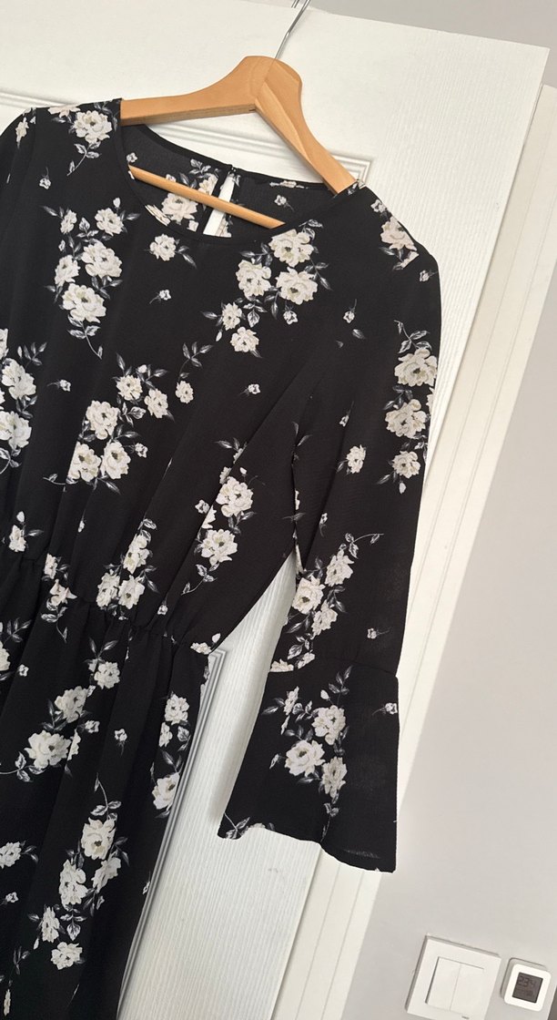 Çiçek Desenli Siyah Midi Elbise - Görsel 3