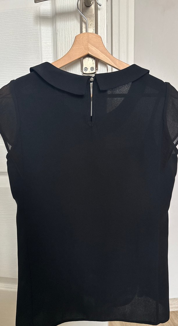 Düğmeli Siyah Goth Yakalı Kolsuz Bluz - Görsel 2