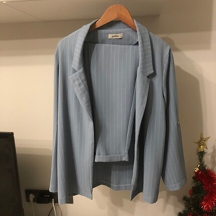 mavi çizgili blazer ceket ve pantolon takım