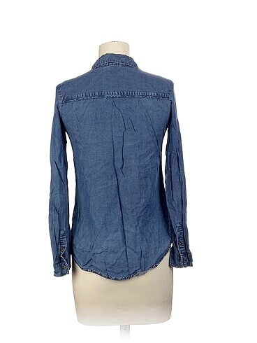 xs Beden Bershka Gömlek %70 İndirimli.