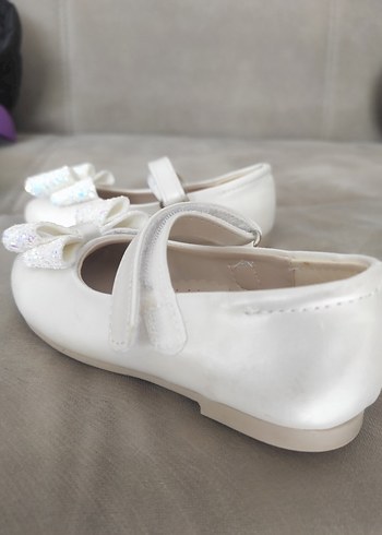 Beyaz Fiyonk Detaylı Kız Çocuk Babet - Görsel 2