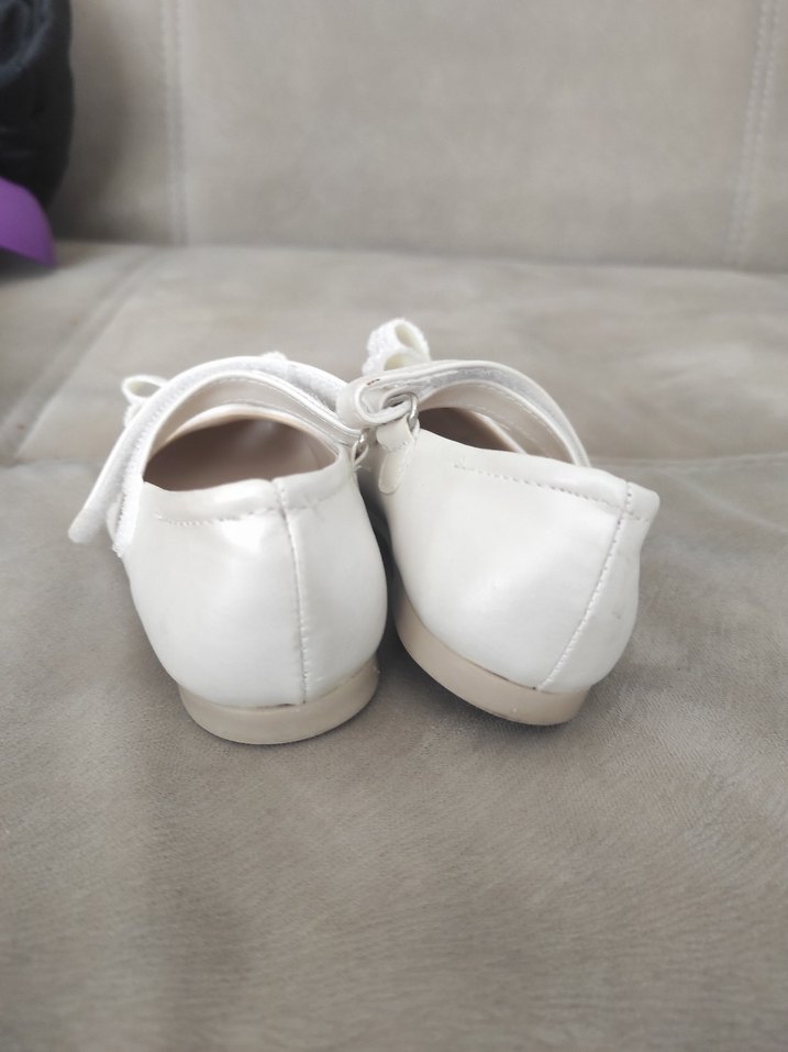 Beyaz Fiyonk Detaylı Kız Çocuk Babet - Görsel 3