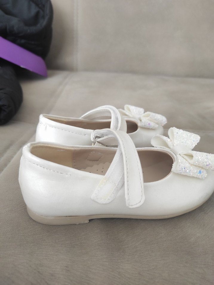 Beyaz Fiyonk Detaylı Kız Çocuk Babet - Görsel 4