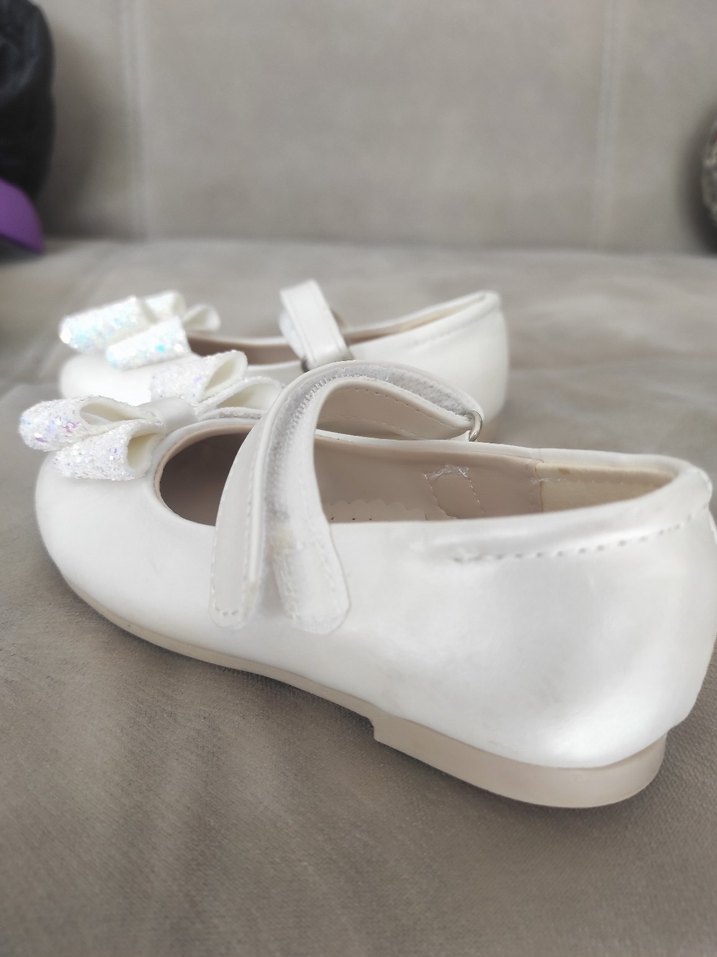 Beyaz Fiyonk Detaylı Kız Çocuk Babet - Görsel 2