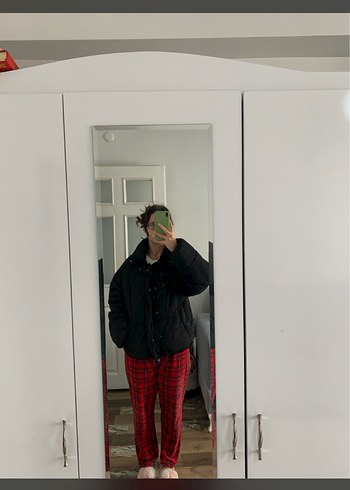 xs Beden Siyah Şişme Mont