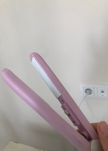Diğer Pembe Saç Düzleştiricisi
