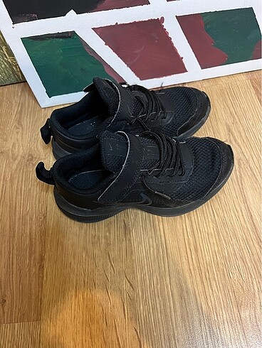 28 Beden siyah Renk Nike ayakkabı