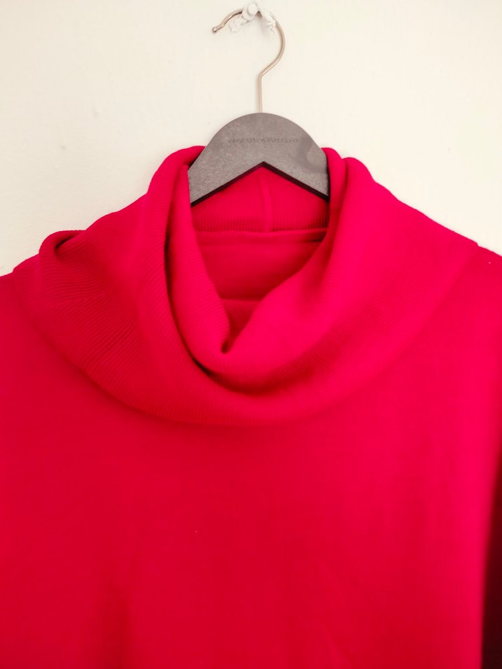 Kırmızı Yüksek Yakalı Salaş Kadın Kazak - Görsel 4